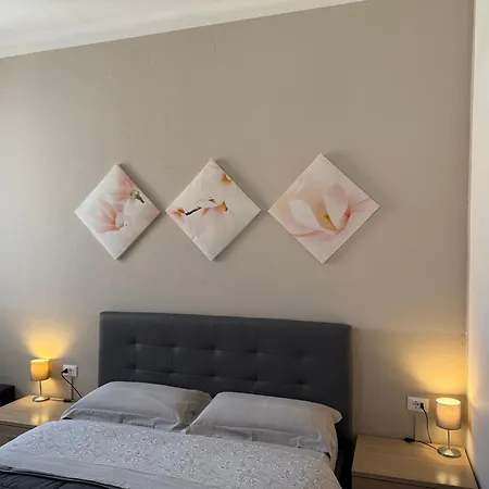 Home&stazione בית הארחה