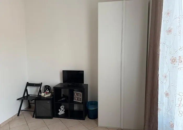 Home&stazione בית הארחה